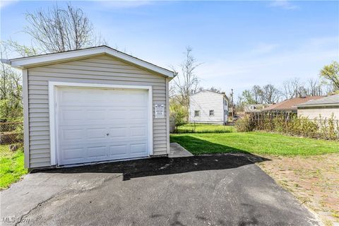 Tiny photo for 5656 Lafayette Avenue, Maple Heights, OH 44137 (MLS # 5179034)