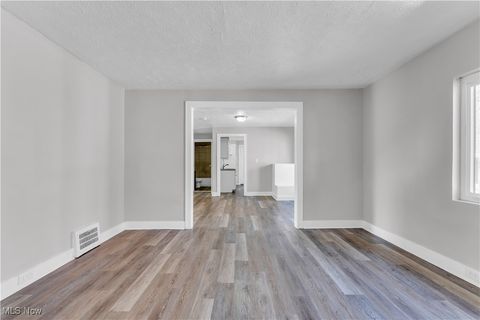 Tiny photo for 5656 Lafayette Avenue, Maple Heights, OH 44137 (MLS # 5179034)