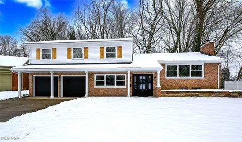 1591 Newcastle Circle Akron OH 44313