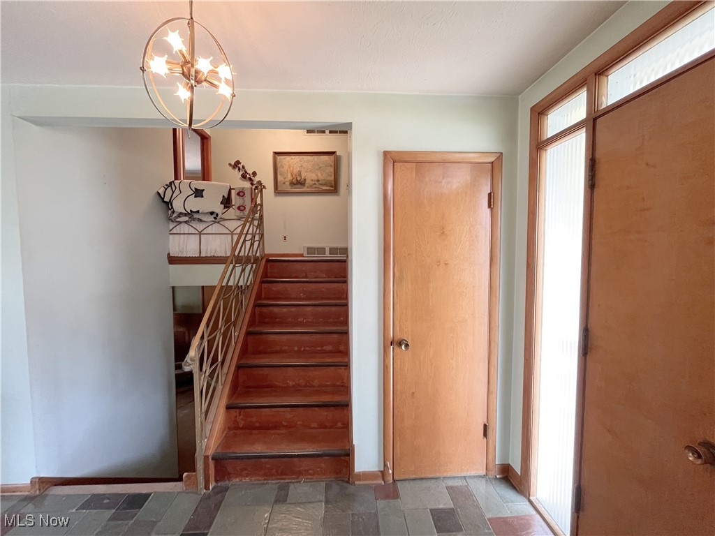 5740 Onaway Oval, Parma, Ohio image 18