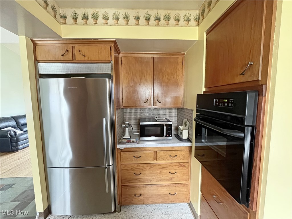 5740 Onaway Oval, Parma, Ohio image 16