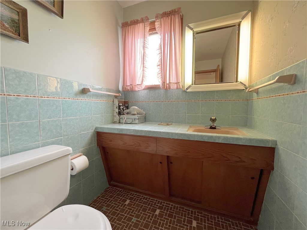 5740 Onaway Oval, Parma, Ohio image 25