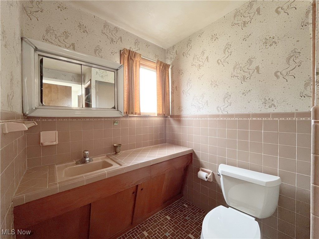 5740 Onaway Oval, Parma, Ohio image 22