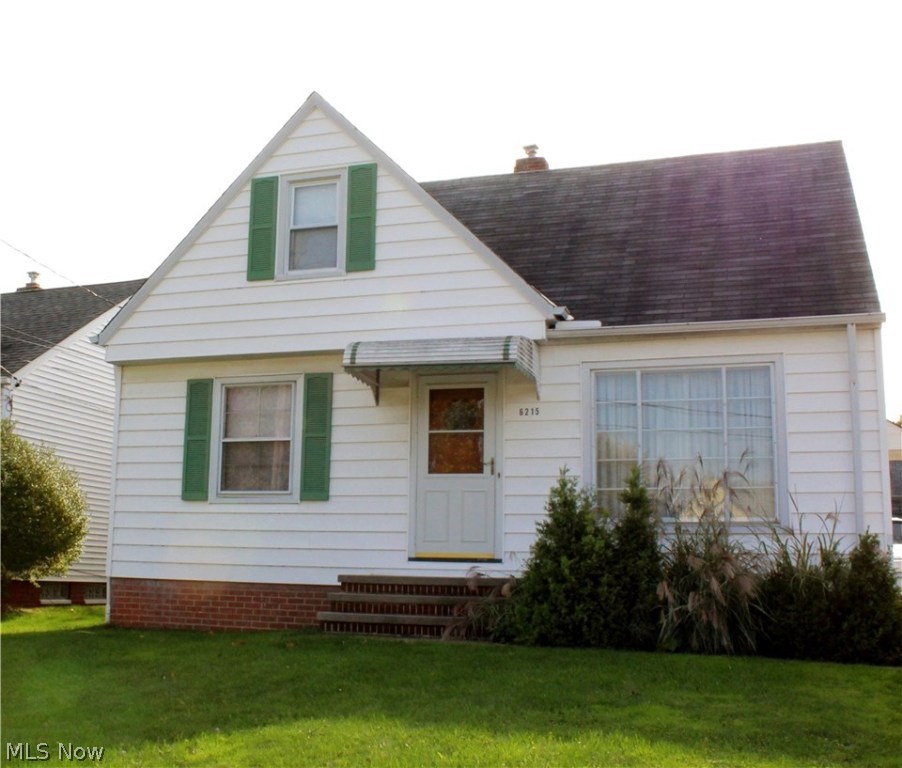 Are you looking for quaint and charming and a reminder of the simpler life? Then this 3
Bedroom, Brooklyn Cape Cod is for you. The eat-in kitchen has enough room for a large table
and ample cabinet space. A large picture window and new carpet adorn the living room. The
two main floor bedrooms offer a generous space and beautiful hardwood floors. The full
bathroom is located on the main floor. Beautiful hardwood flooring continues up to the large
bedroom on the second floor along with a dormer for added space. There are also 2 separate
areas divided by the stairs that can be used as office space or sitting areas. There is a full
basement for you to add your personal touch. The backyard is fully fenced and just big enough
for outdoor relaxing and even a garden. This home is tucked away, but close to shopping,
medical facilities, highways and more! Agent related to seller.