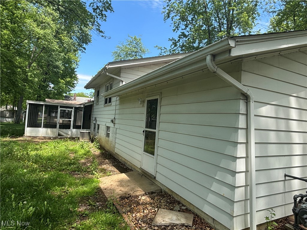 3913 Claridge Drive, Youngstown, Ohio image 5