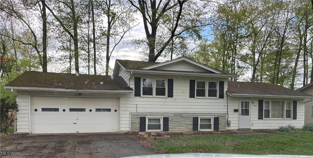 3913 Claridge Drive, Youngstown, Ohio image 1
