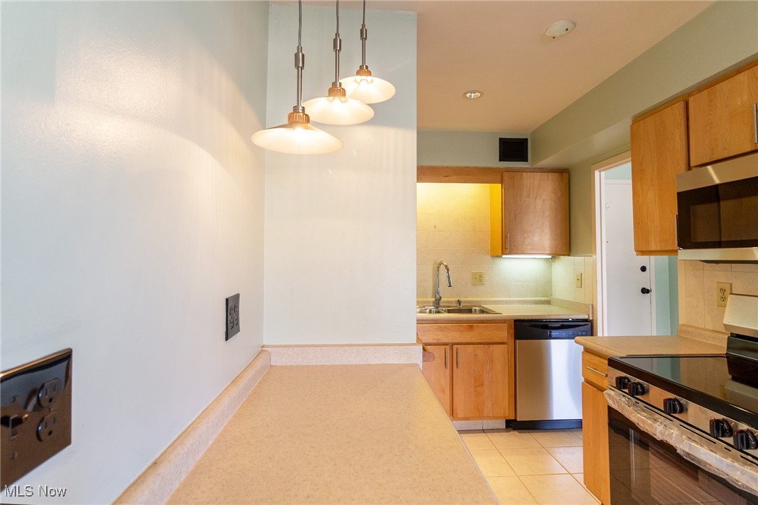 Marine Towers East Condo - Residential