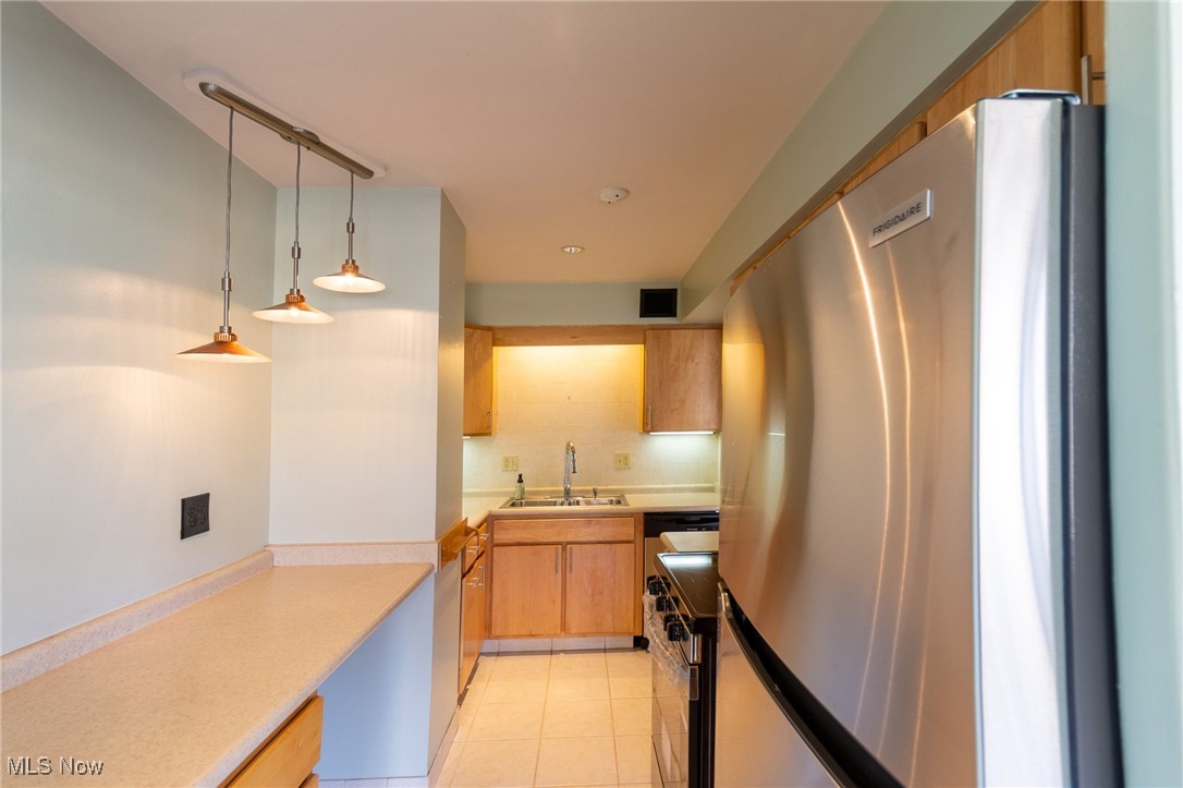 Marine Towers East Condo - Residential