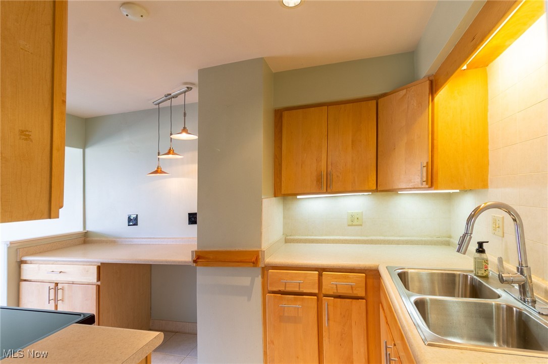 Marine Towers East Condo - Residential