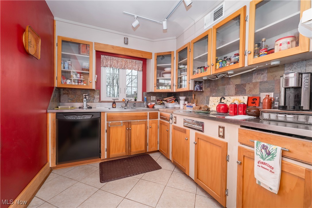 3145 Landscape Circle, Canton, Ohio image 9