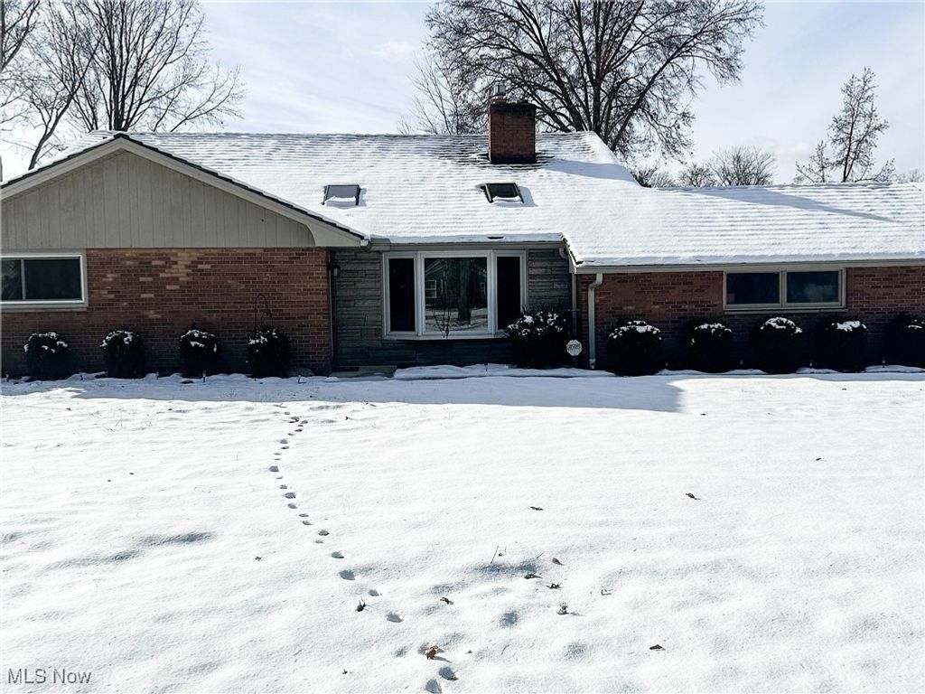 Photo of 112 Stratford Road, Painesville Township, OH 44077 (MLS # 5177255)