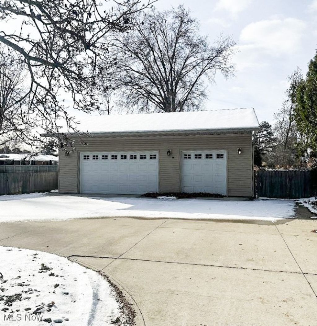 Photo of 112 Stratford Road, Painesville Township, OH 44077 (MLS # 5177255)