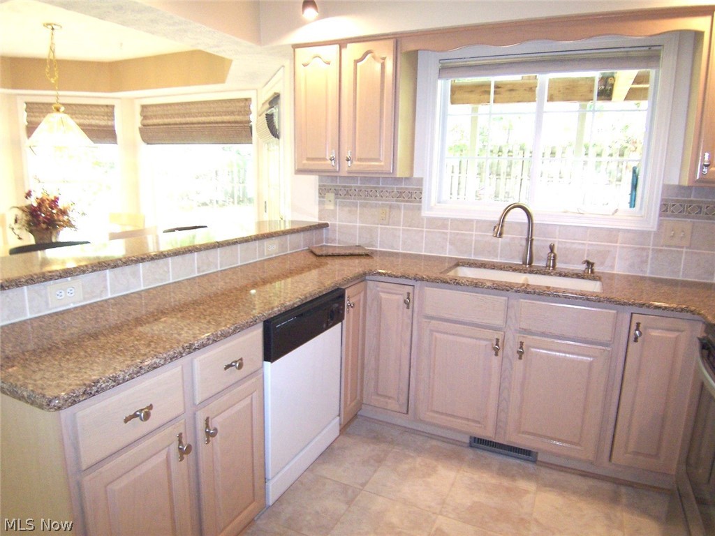 Woodbury Condo - Residential