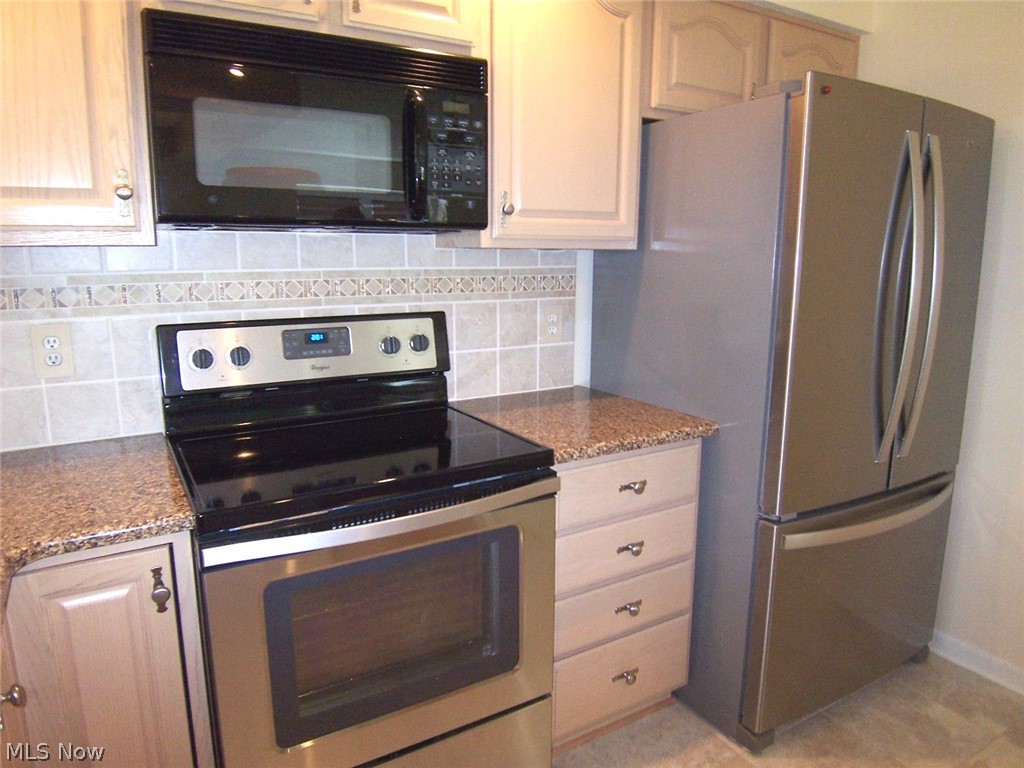 Woodbury Condo - Residential