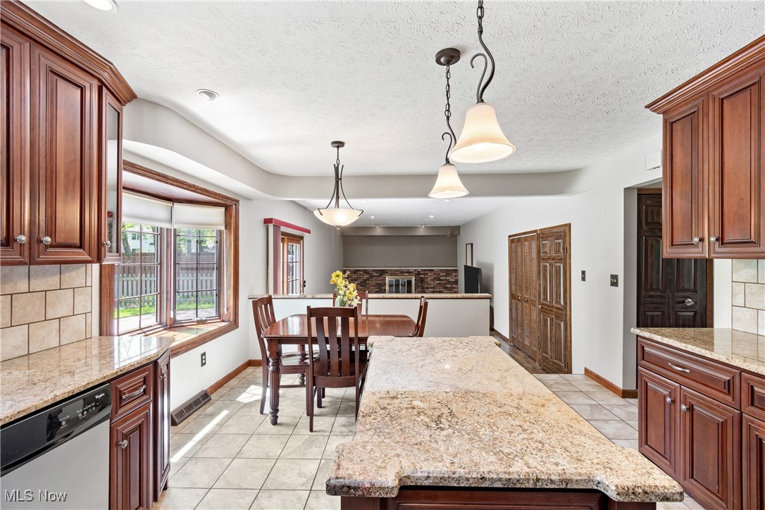 17171 Misty Lake Drive, Strongsville, Ohio image 7