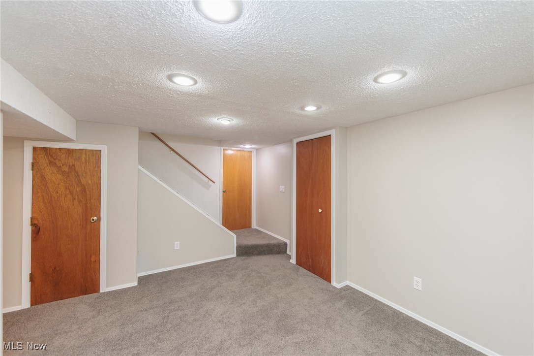 321 Timber Trail, Medina, Ohio image 33