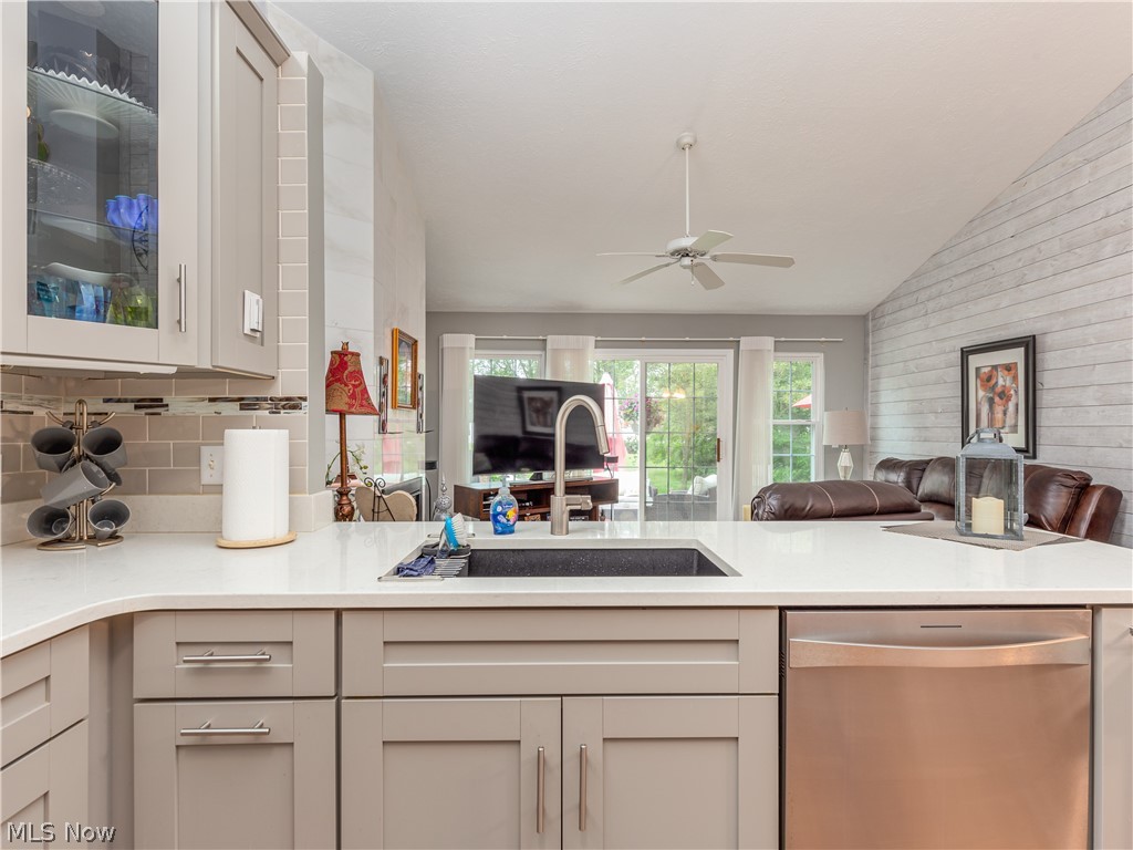 Falls Pointe - Residential