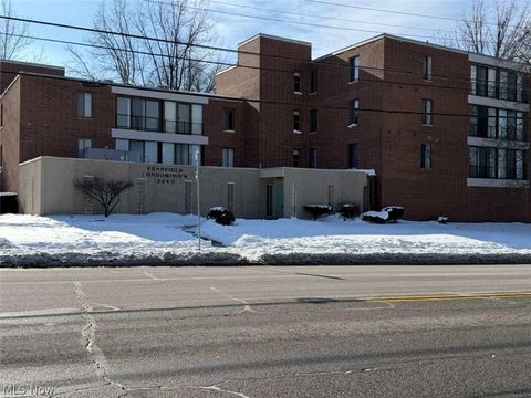 Condo For Sale - 2440 Noble Road #204<br/> Cleveland Heights, OH 44121