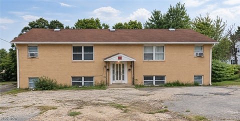 Photo of 839 E Indianola Avenue, Youngstown, OH 44502 (MLS # 5255738)