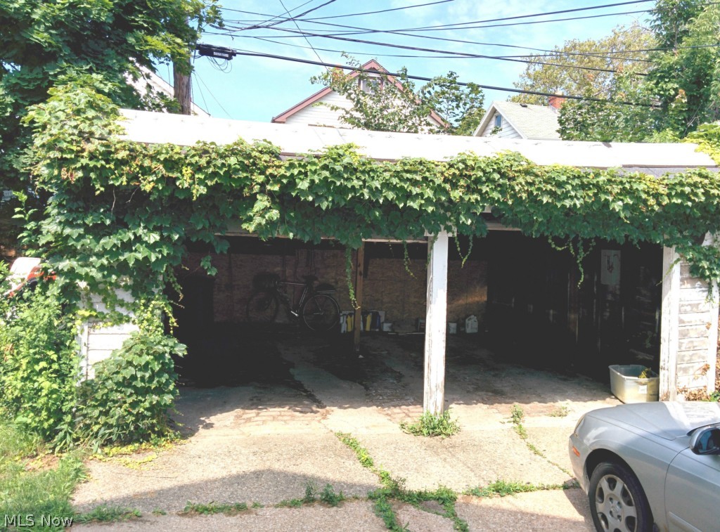 Crawford Land Co - Residential Income