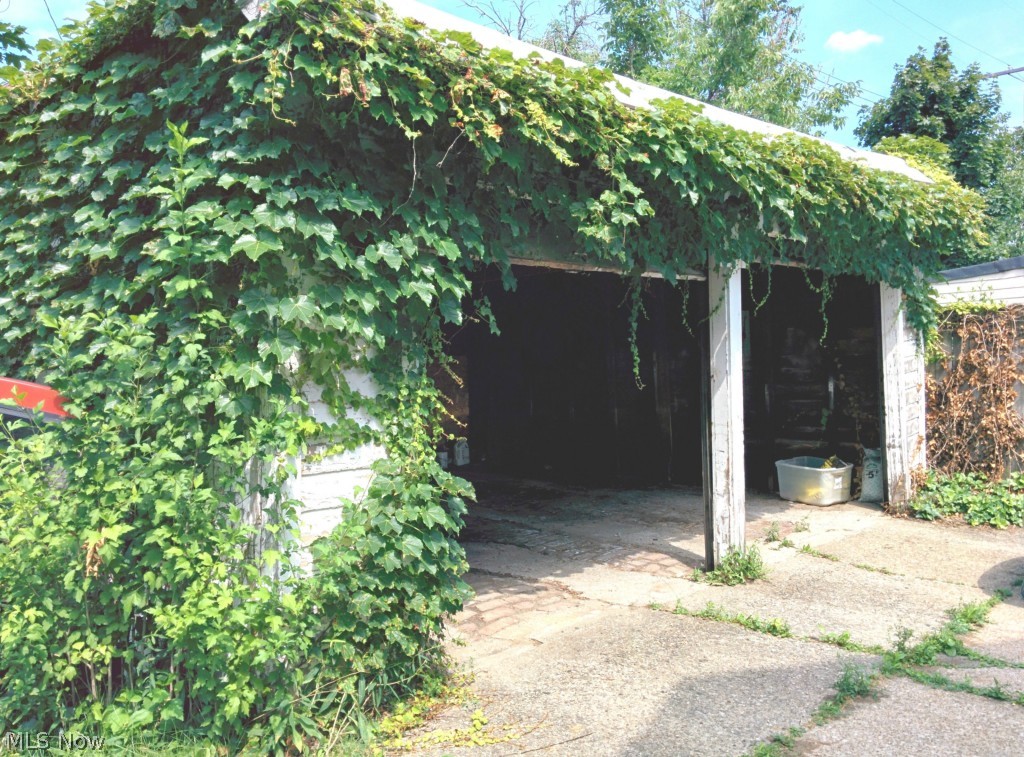 Crawford Land Co - Residential Income