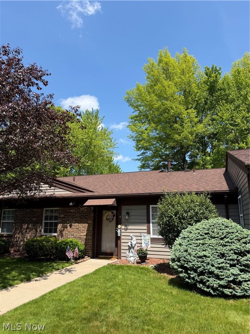 Photo of 810 Nob Hill Drive, Niles, OH 44446 (MLS # 5210037)