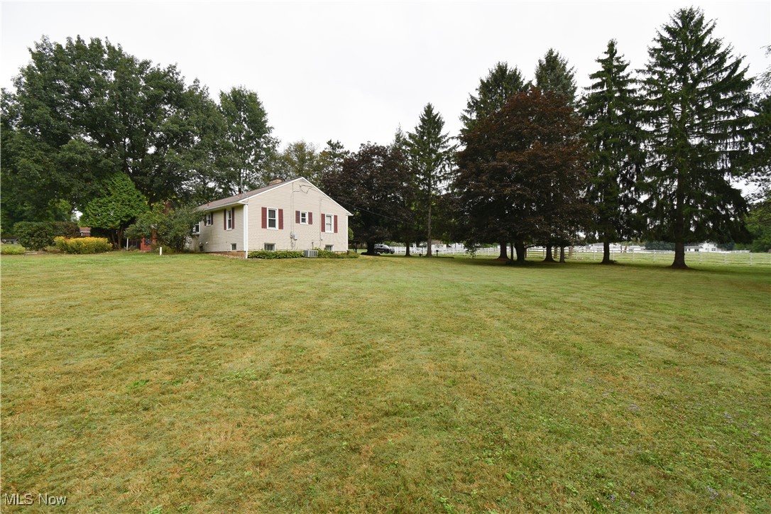 1507 Fisher Drive, Hubbard, Ohio image 33