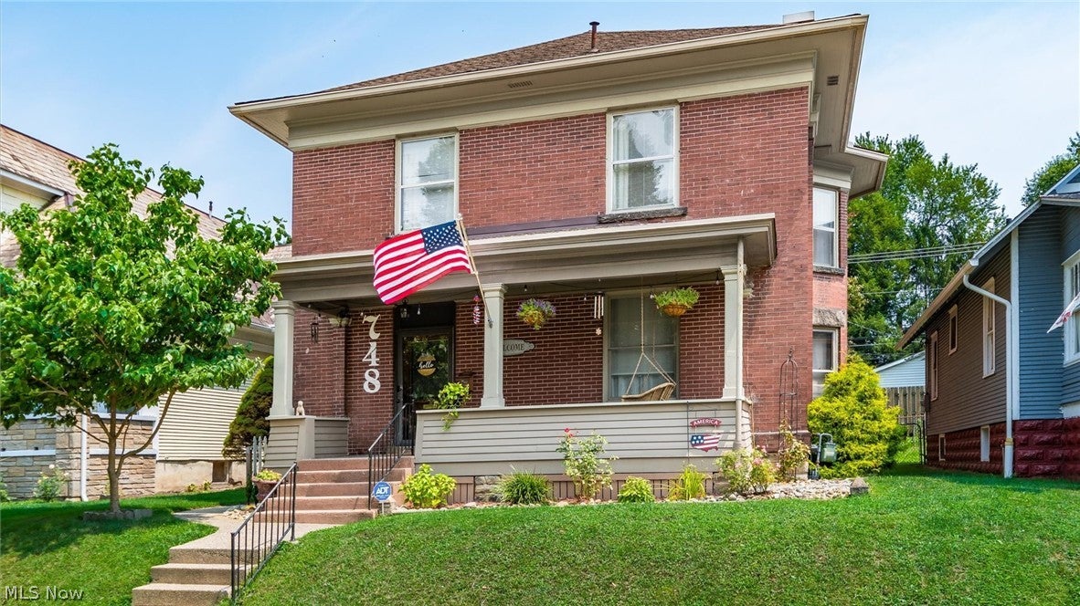 748 Lexington Avenue
