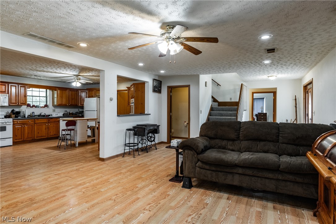 69 Mulberry Street, Elizabeth, West Virginia image 4