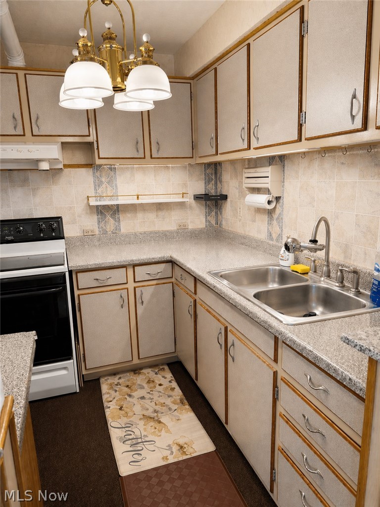 14567 Madison Avenue 609