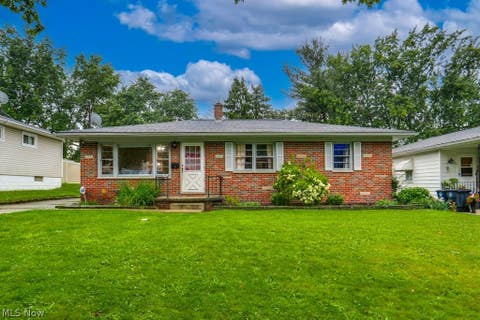 Homes For Sale - 350 Stephens Road<br/> Akron, OH 44312