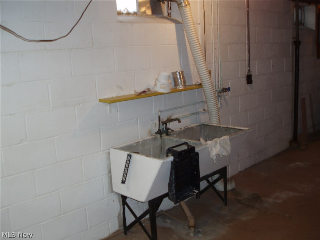 North Haven Sub #4 - Residential Lease