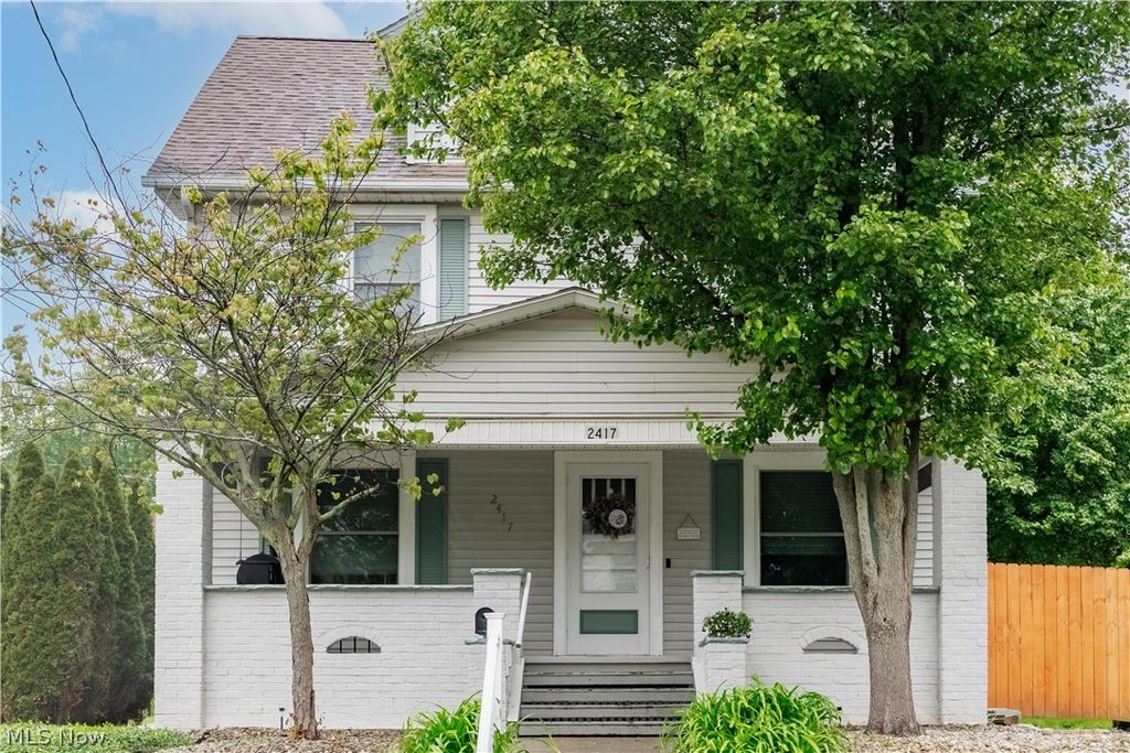 Photo of 2417 S Arch Avenue, Alliance, OH 44601 (MLS # 5210644)