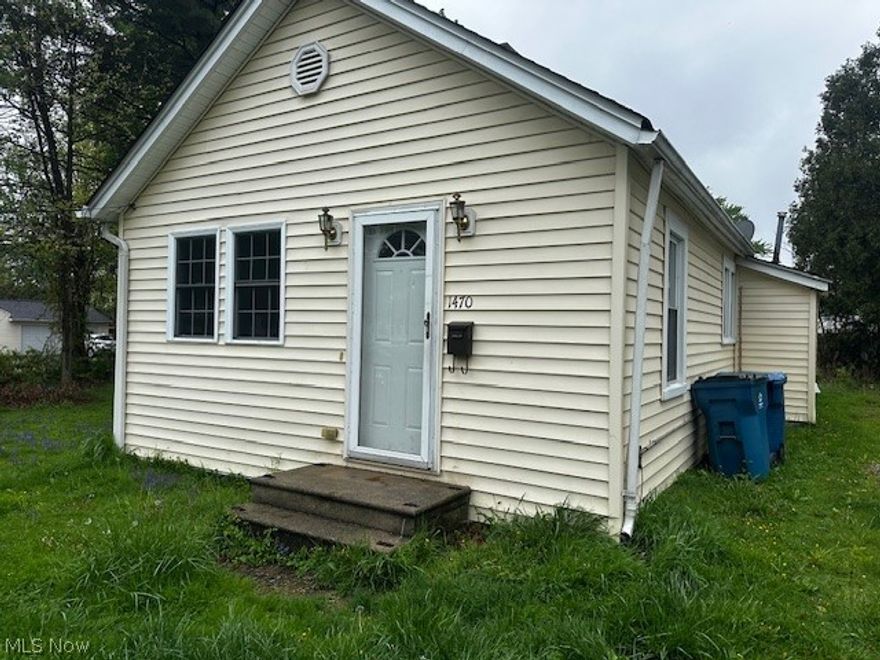 Check out this affordable 3-bedroom, 1-bath ranch in Eastlake, Ohio. The interior has been freshly painted, giving it a clean look. Replacement windows help with energy efficiency, and the vinyl siding makes the exterior easy to maintain. The kitchen and bathroom have both been updated. This move-in ready home offers a practical option for comfortable living.