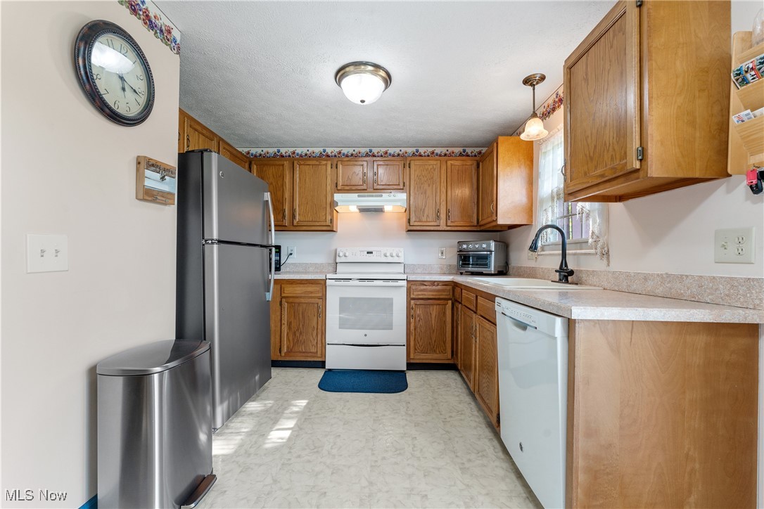 6527 Blossomwood Circle, Canton, Ohio image 14