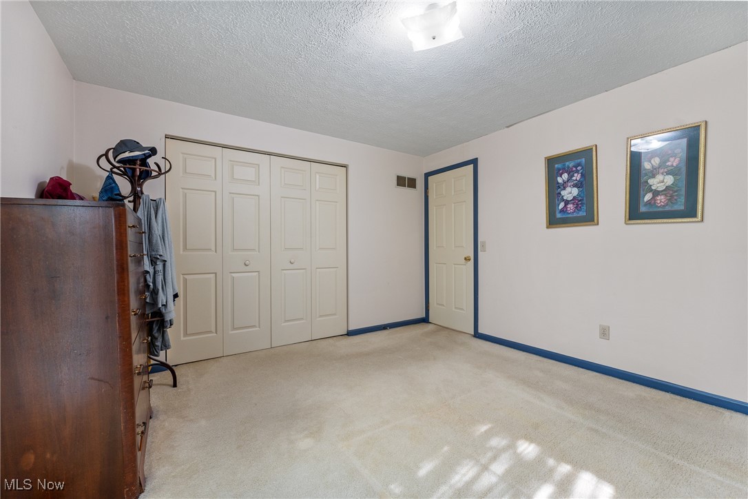 6527 Blossomwood Circle, Canton, Ohio image 19
