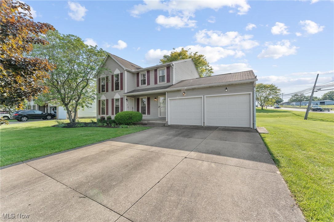 6527 Blossomwood Circle, Canton, Ohio image 1