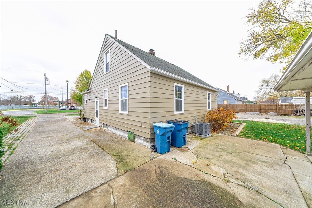 1018 W 23rd Street, Lorain, Ohio image 44