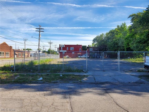 Photo for V/L E 140th Street