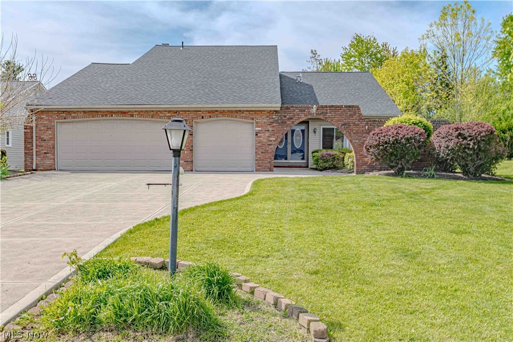 Photo of 16461 S Red Rock Drive, Strongsville, OH 44136 (MLS # 5209862)
