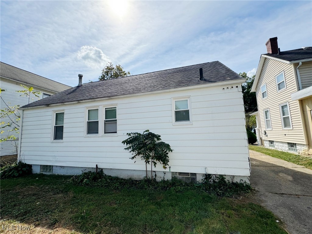 876 W Spruce Avenue, Ravenna, Ohio image 2