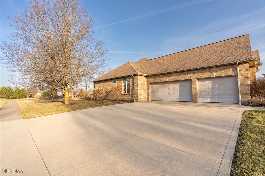 5027 Shady Crest Avenue, Massillon, Ohio image 3