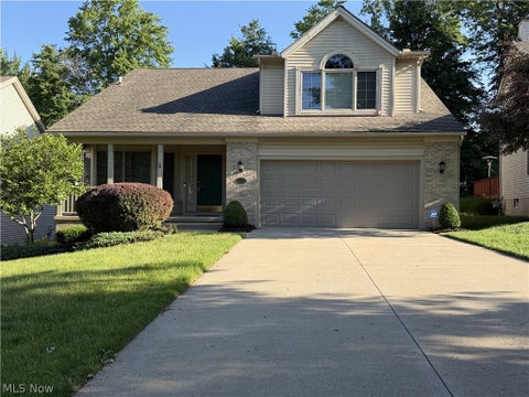 Homes For Sale - 8304 Washington Avenue<br/> North Royalton, OH 44133