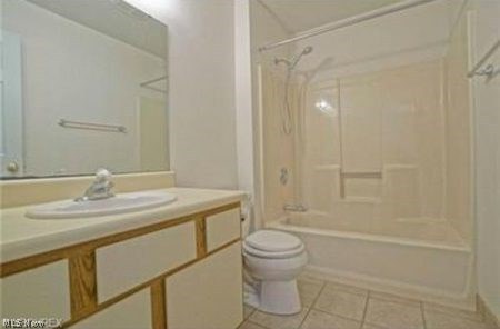 Farmington Meadows Condo 04 - Residential