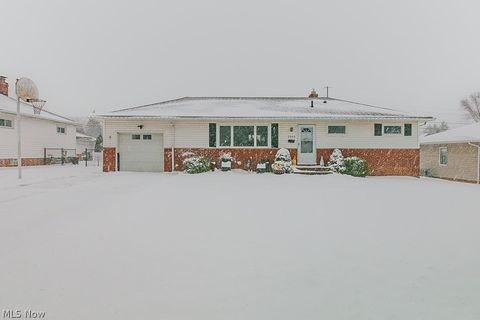 Tiny photo for 2465 Dentzler Road, Parma, OH 44134 (MLS # 5188958)