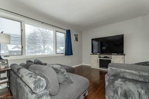 Tiny photo for 2465 Dentzler Road, Parma, OH 44134 (MLS # 5188958)