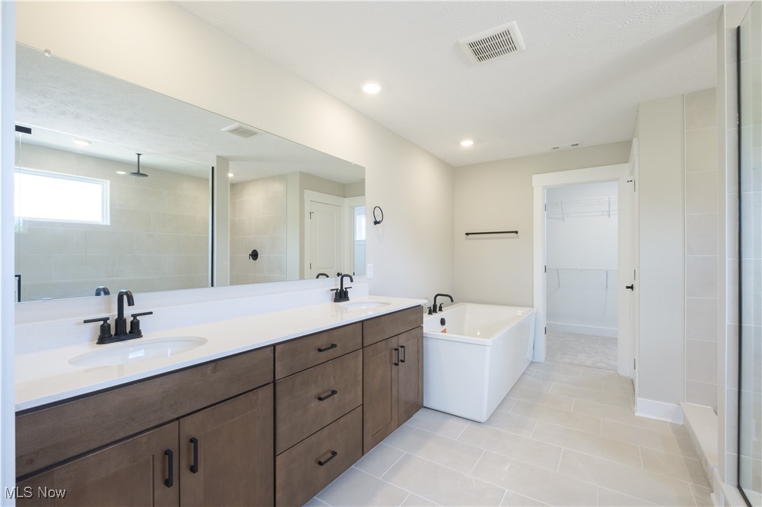 Lakes of Orange - Residential