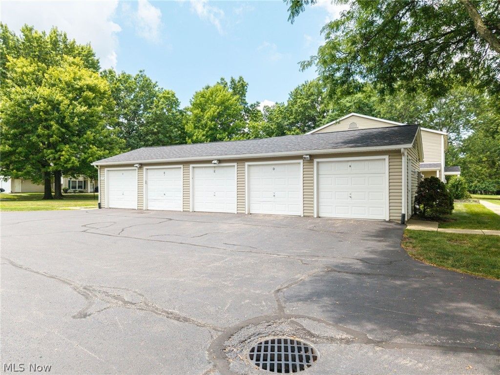 Photo of 277 Canterbury Lane #D-34, Medina, OH 44256 (MLS # 5225964)