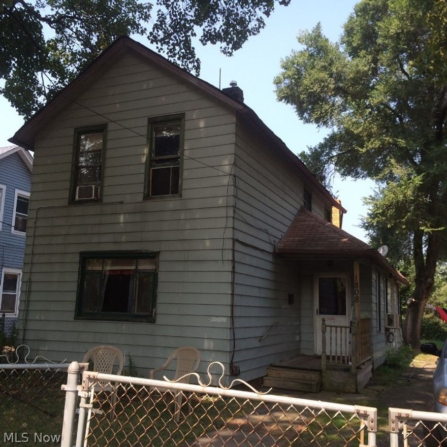 Tremont area.  Great investment.  Motivated sellers.  Needs some updating and TLC.