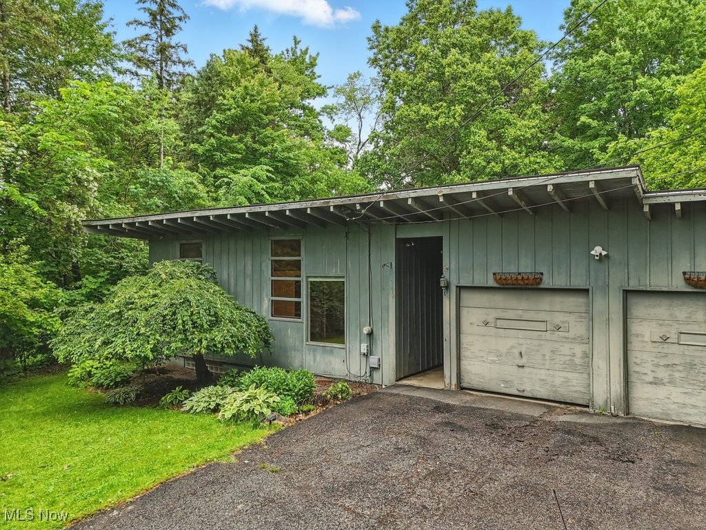 Chagrin Falls, Ohio 44022, United States, 3 Bedrooms Bedrooms, ,3 BathroomsBathrooms,Residential,Pending,147714